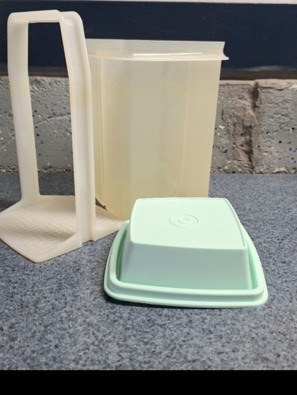 Vintage Tupperware "Pick-a-Deli" Keeper Made in USA, #1562-2, #1560-6